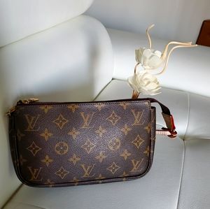 SALE!SALE!For today only...Vintage Pochett Acce